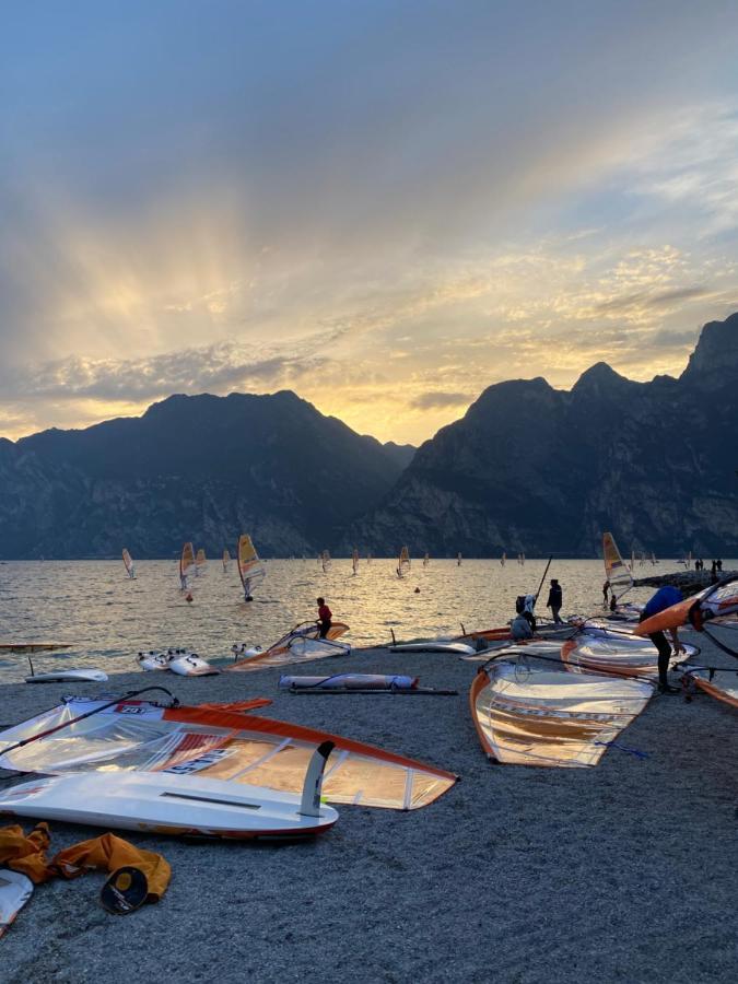 Hotel Aurora & Appartamenti Torbole Sul Garda Exterior photo