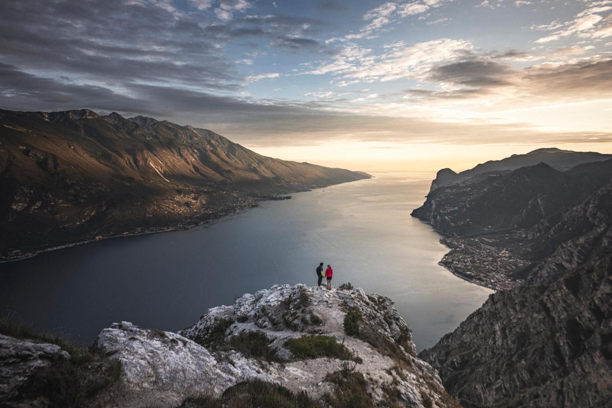 Hotel Aurora & Appartamenti Torbole Sul Garda Exterior photo